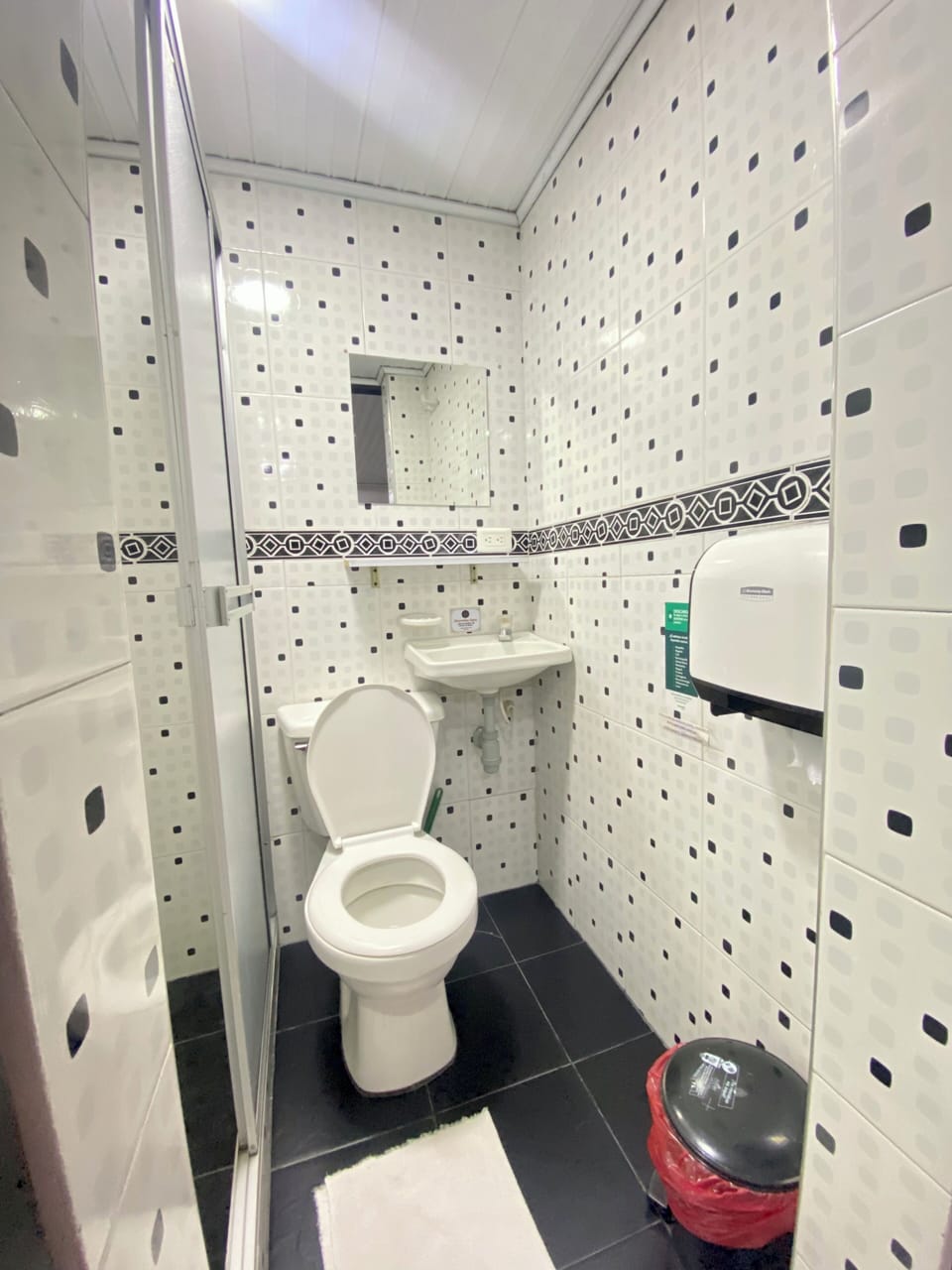 Double Room | Bathroom | Shower, free toiletries, towels