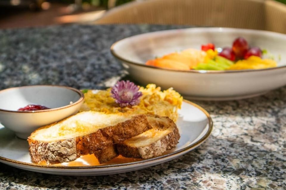 Free daily cooked-to-order breakfast
