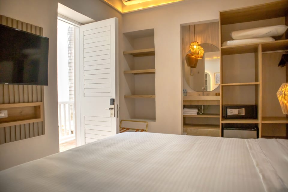 Superior Double Room | Premium bedding, minibar, in-room safe, blackout drapes