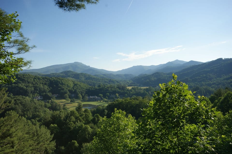 Beautiful View of Hound Ears Golf course and Grandfather mountain!