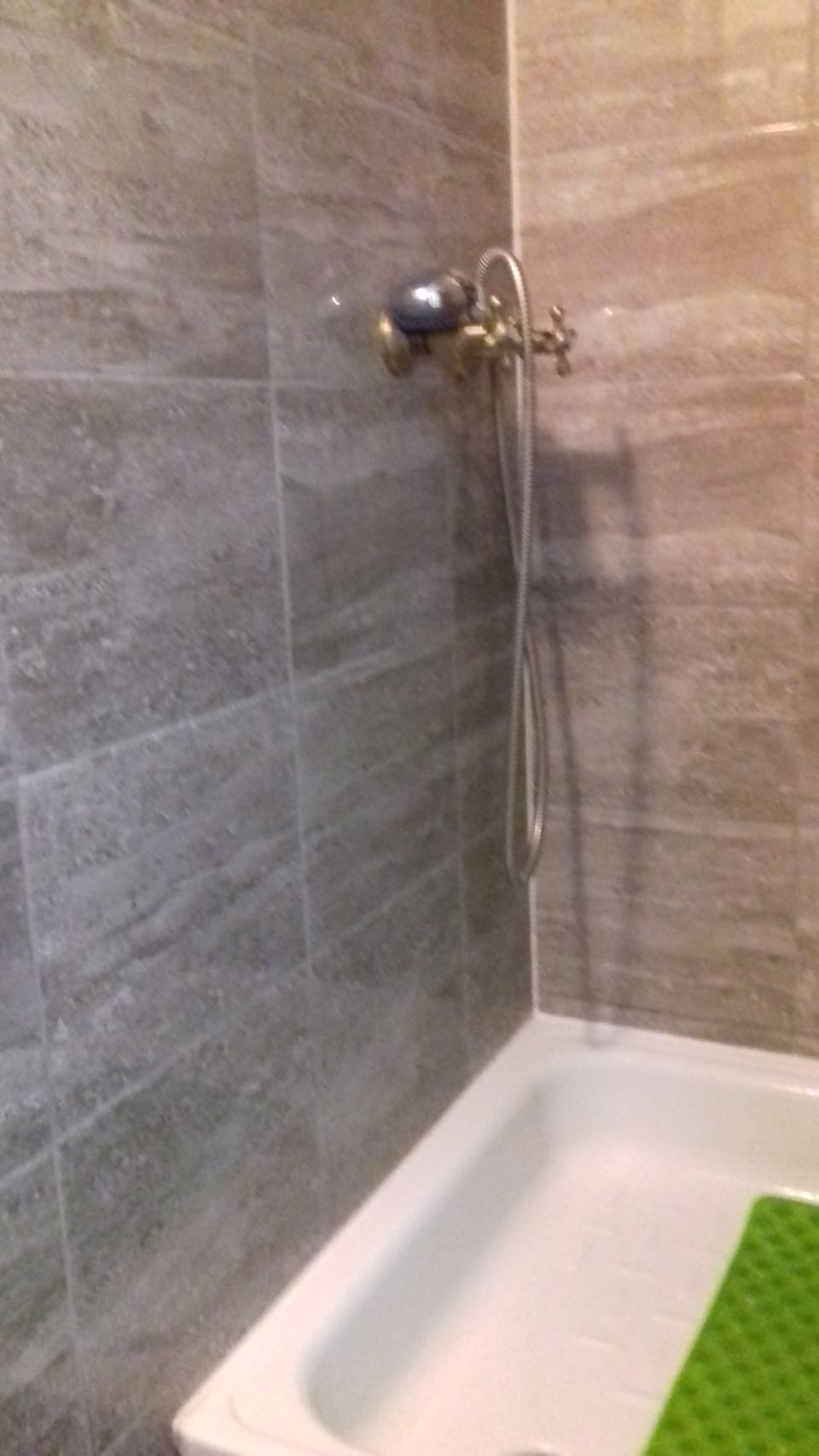 Triple Room, Private Bathroom (9) | Bathroom | Towels