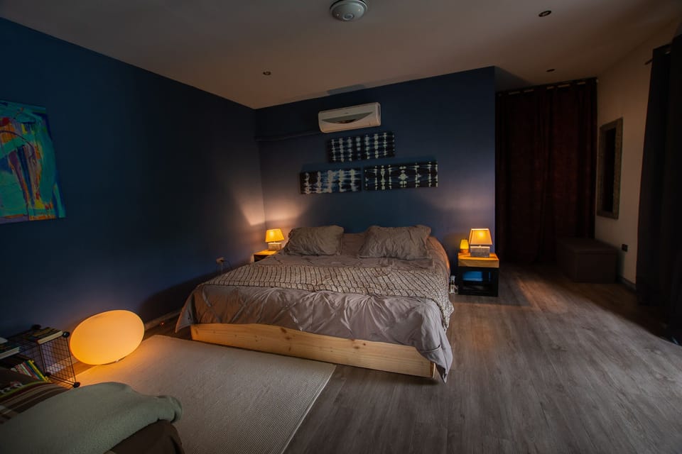 Bedroom with king size bed
