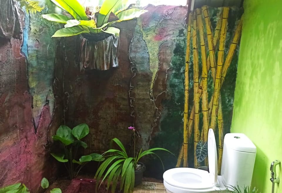 Superior Twin Room | Bathroom | Shower, rainfall showerhead, free toiletries, bidet