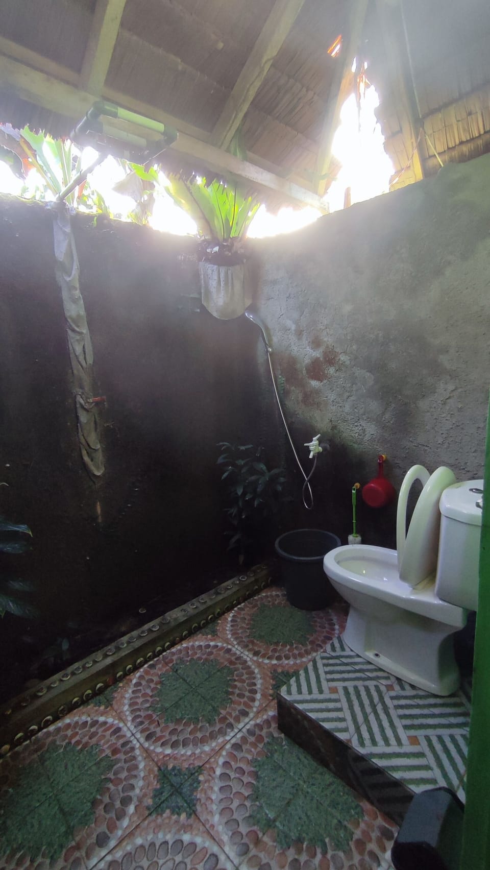 Superior Triple Room | Bathroom | Shower, rainfall showerhead, free toiletries, bidet