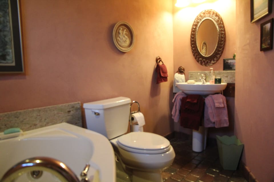 Lower level bath