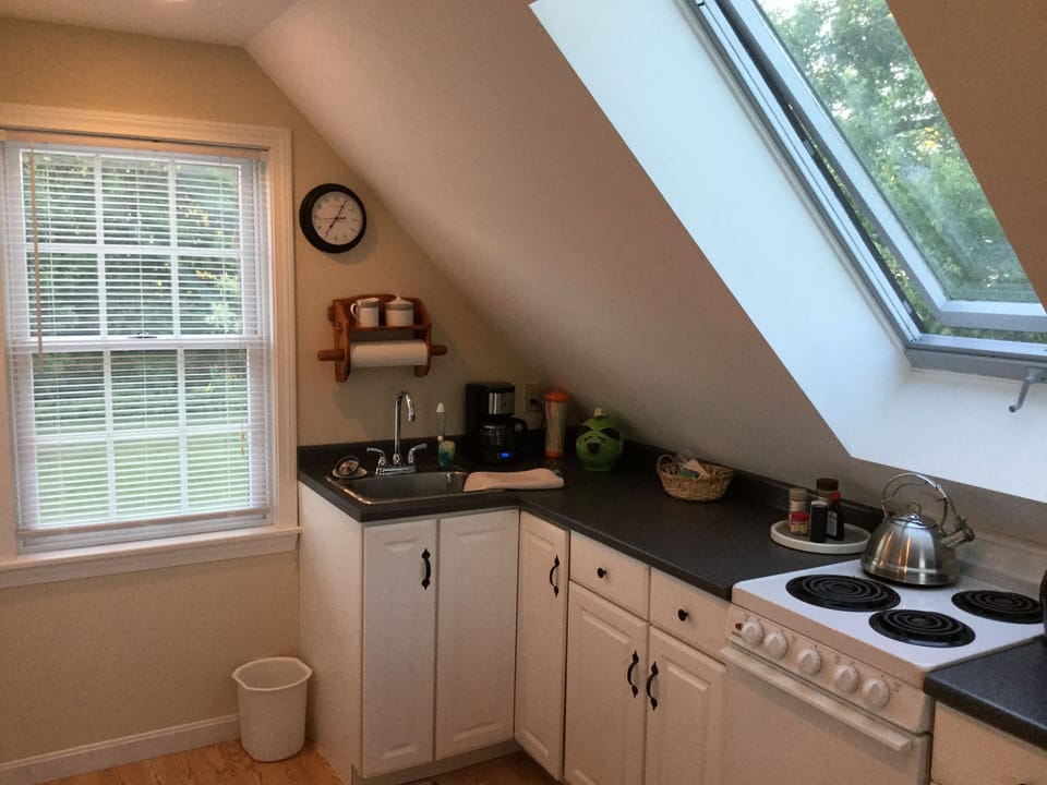Apt. kitchen.