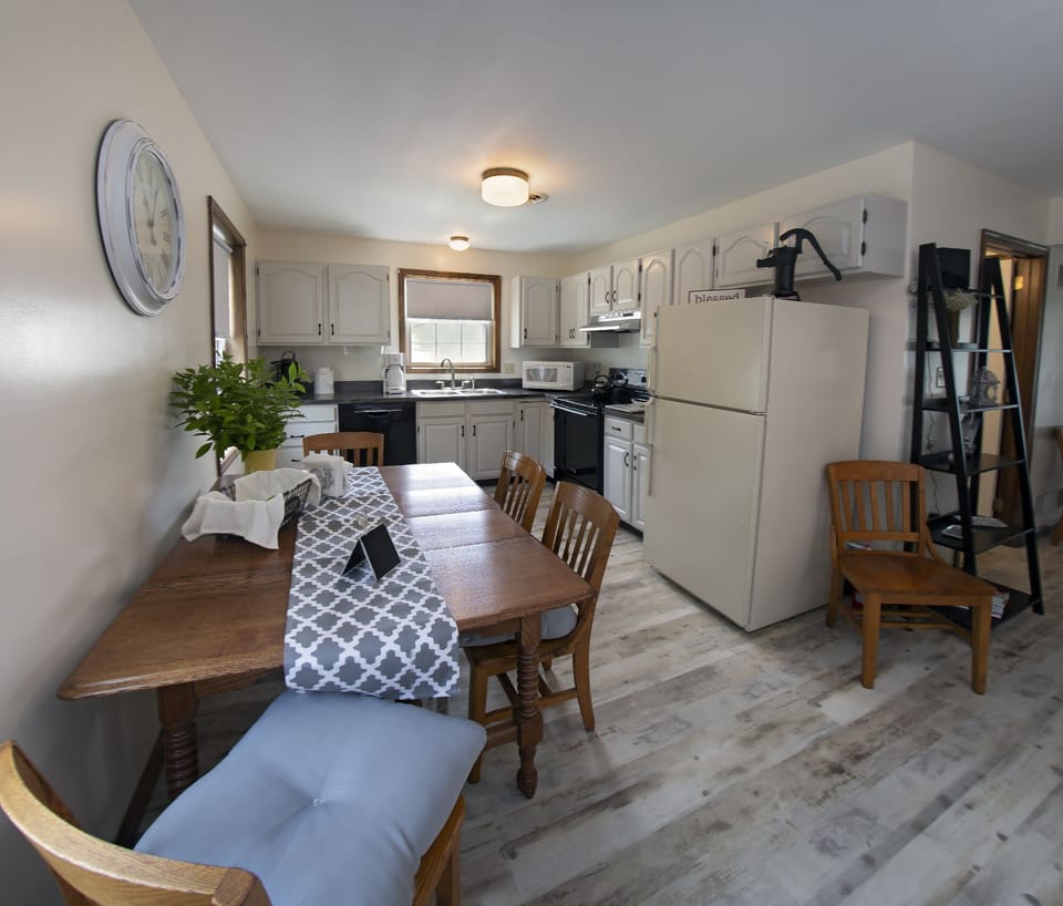 Dining area in Kitchen - seats 6