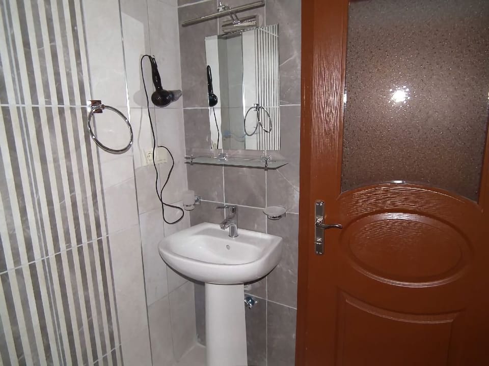 Triple Room, Lanai, Sea View | Bathroom | Shower, free toiletries, hair dryer, towels