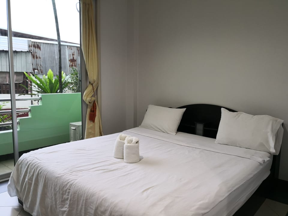 Standard Double Room | Free WiFi