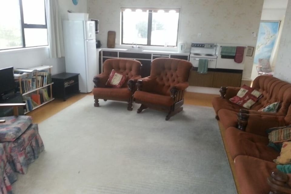 Large sunny lounge