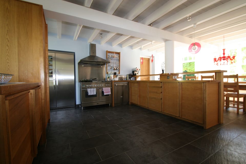 Fully equipped kitchen with space for one or several chefs.

