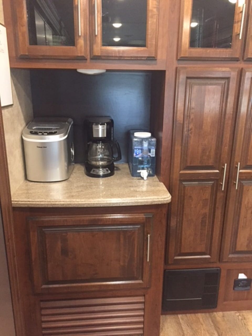Fully stocked coffee bar and ice machine!