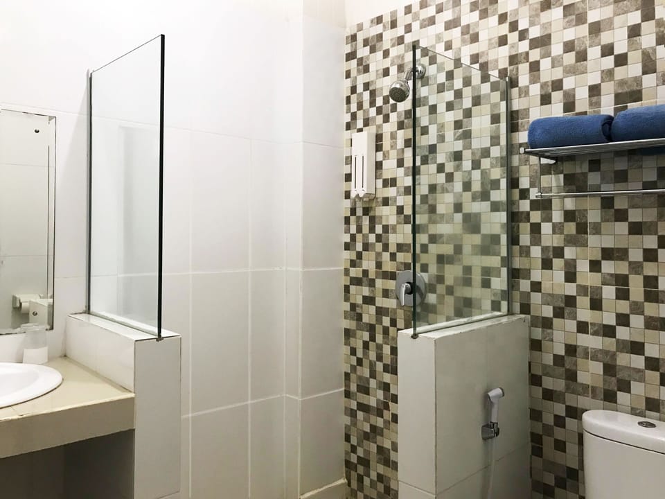 Free toiletries, towels