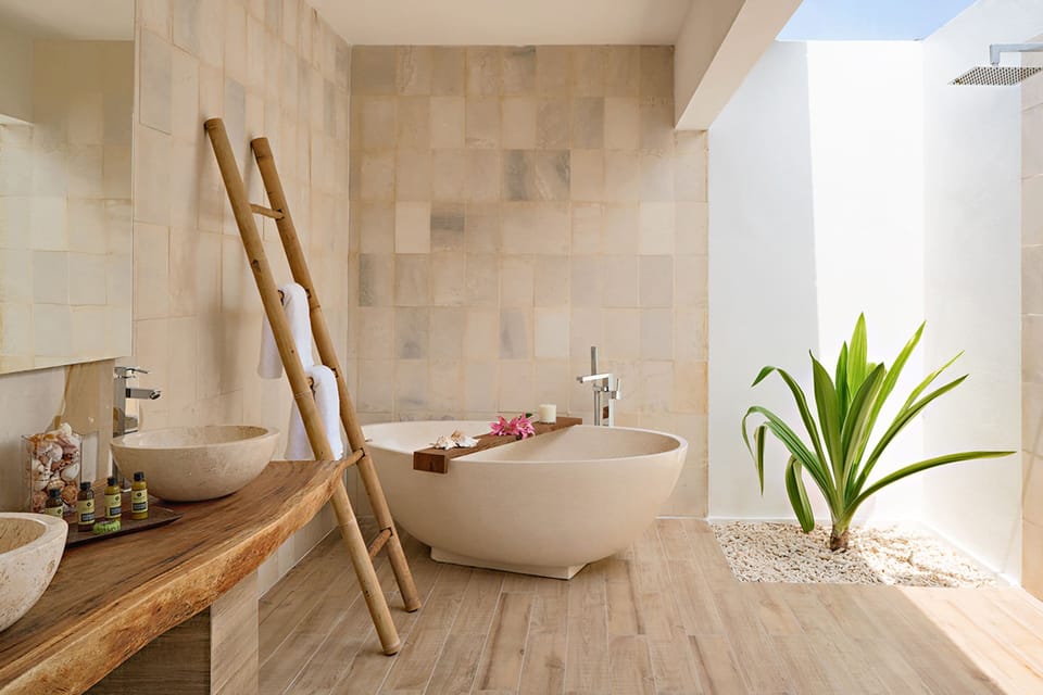 Separate tub and shower, deep soaking tub, rainfall showerhead