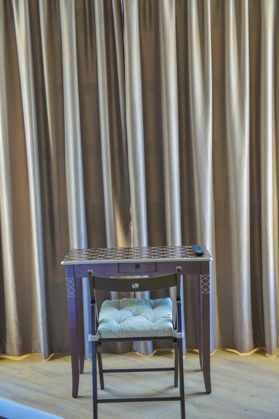 Double or Twin Room | Desk, blackout drapes, free cribs/infant beds, free WiFi