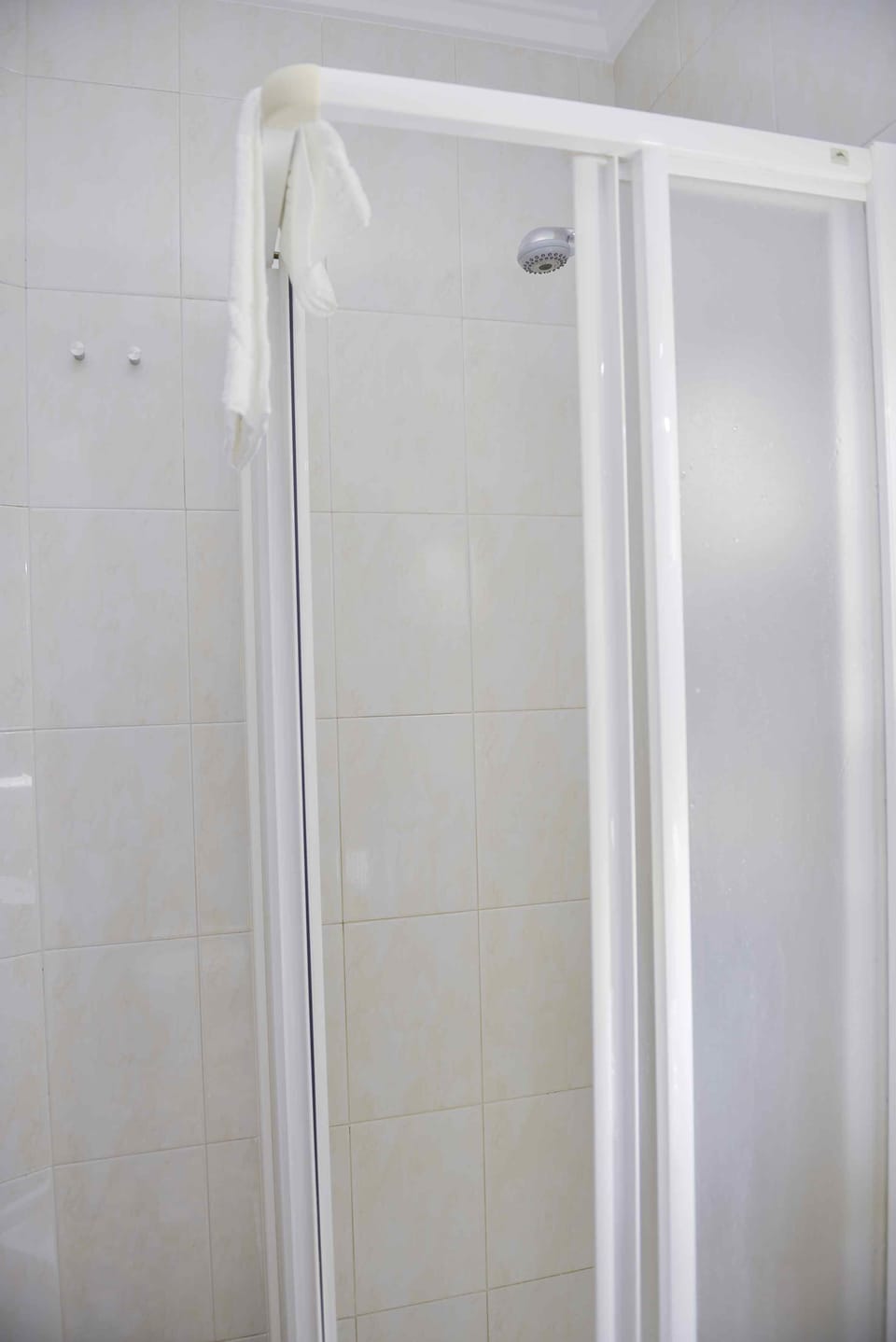Double or Twin Room | Bathroom shower