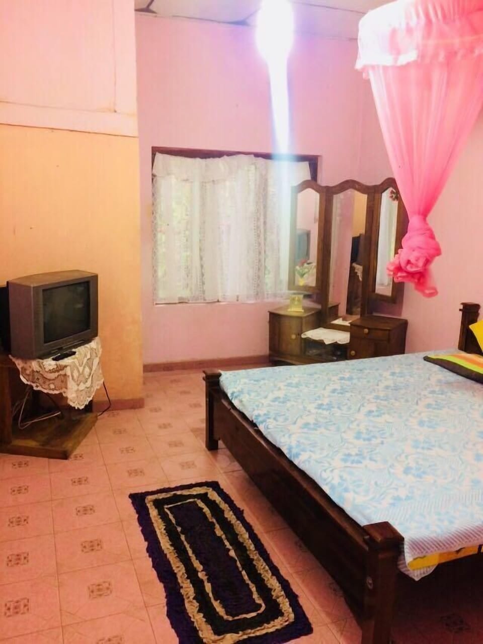 1 bedroom, bed sheets
