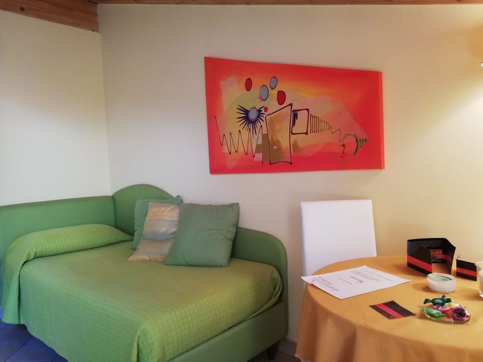 Deluxe Double Room | Individually decorated, individually furnished, desk, blackout drapes