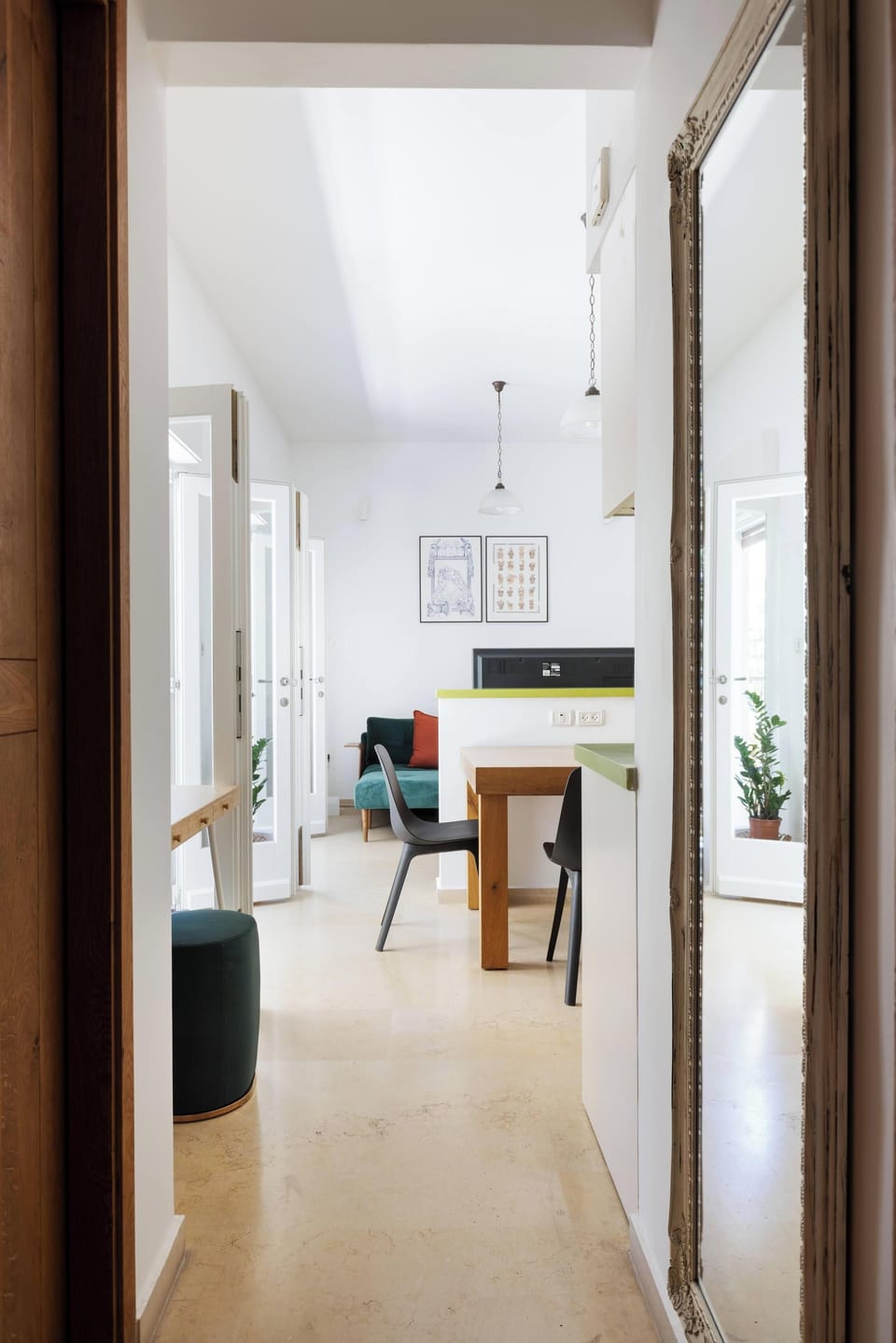 Deluxe Apartment, 1 Bedroom | Living area | Flat-screen TV