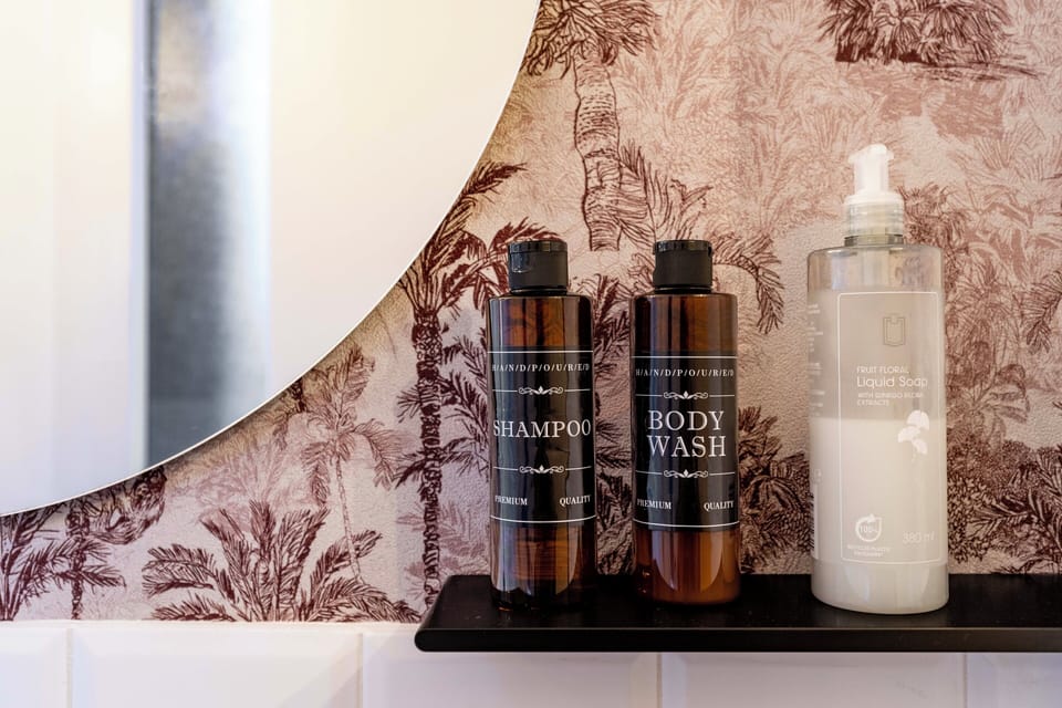Junior Suite | Bathroom | Shower, rainfall showerhead, eco-friendly toiletries, hair dryer