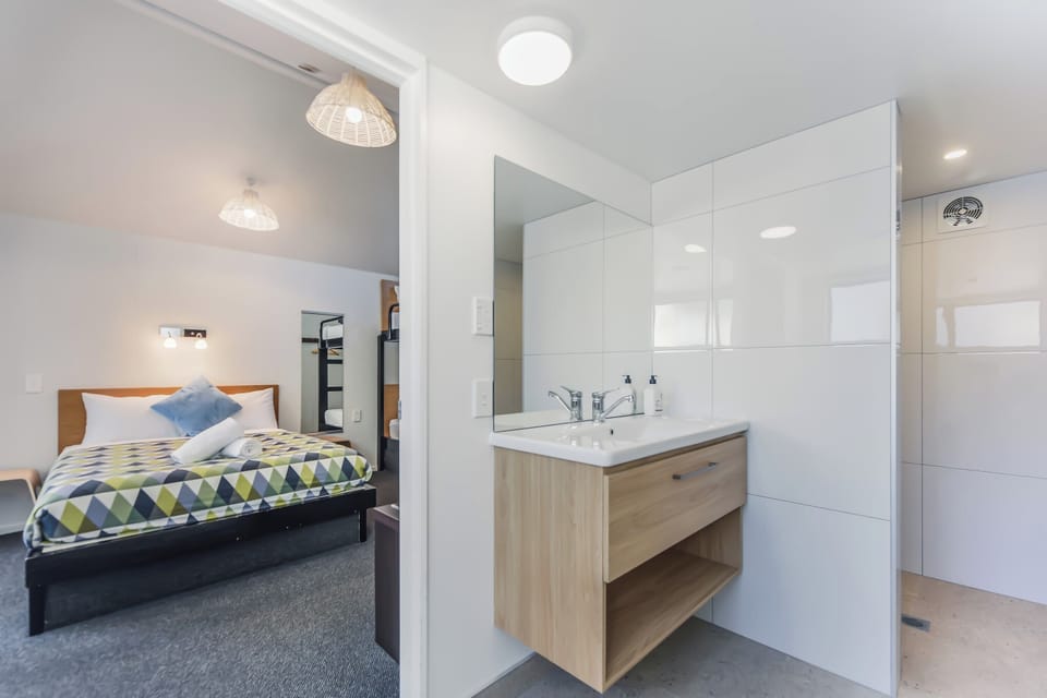 Family Chalet | Bathroom | Towels, soap