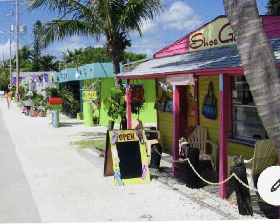 MATLACHA cute town for shopping and fresh off the boat food!