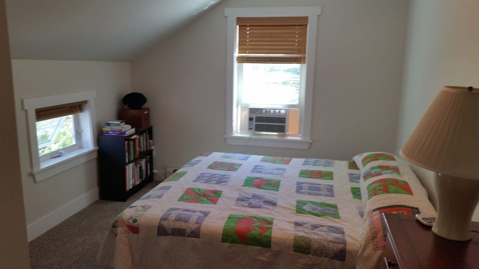 Bedroom #4 - King