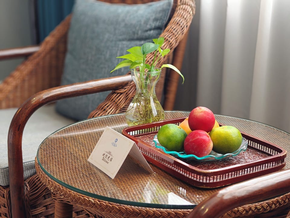 Minibar, individually decorated, individually furnished, desk