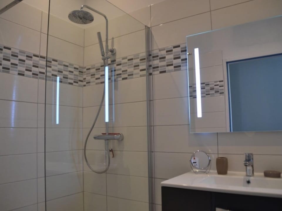 Standard Twin Room, Ensuite, Garden View (Grés) | Bathroom | Towels