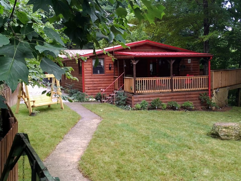 Monty's Cabin as you arrive in Summer