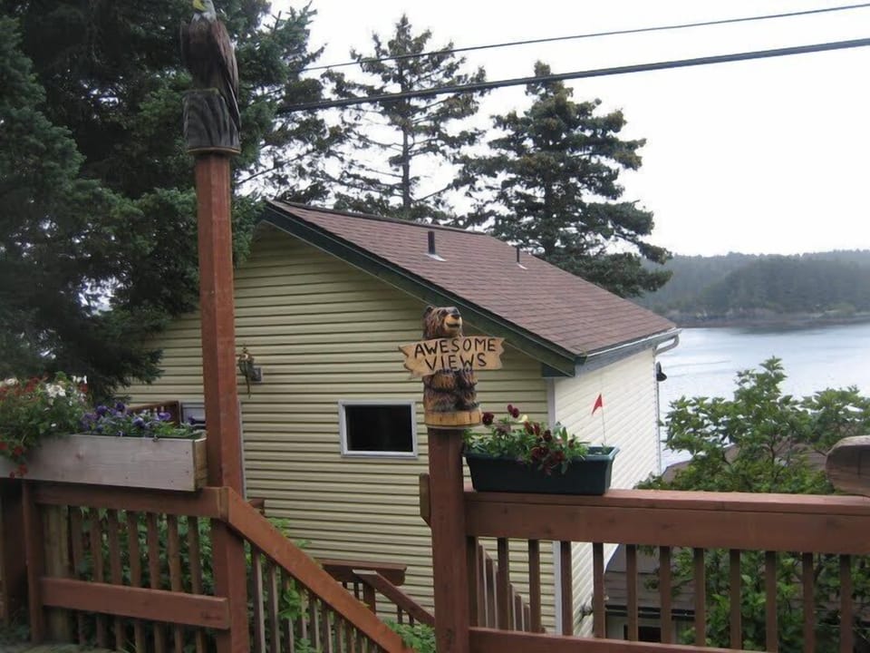 Private entrance 