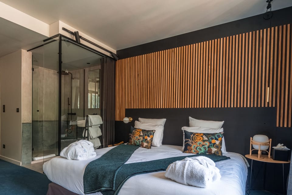 Premium for 2 | Premium bedding, in-room safe, blackout drapes, free WiFi