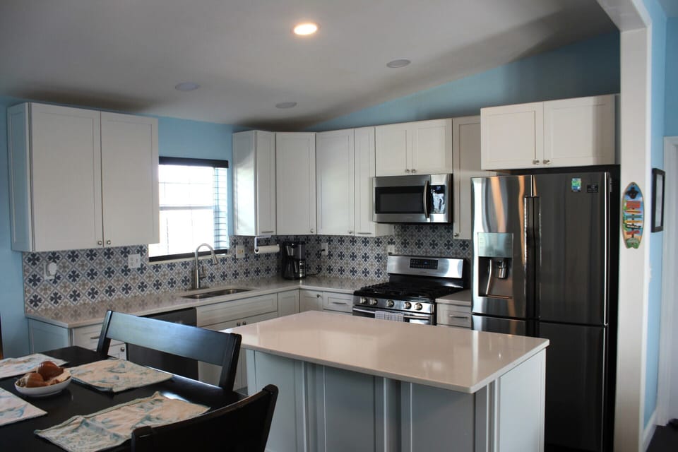House, Private Bathroom, Harbor View (Mermaid Suite) | Private kitchen