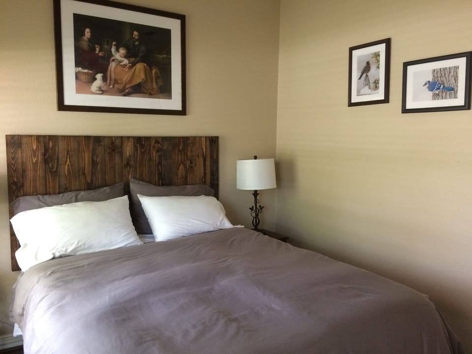 Traditional Suite, 1 Queen Bed, Non Smoking | Egyptian cotton sheets, premium bedding, memory foam beds