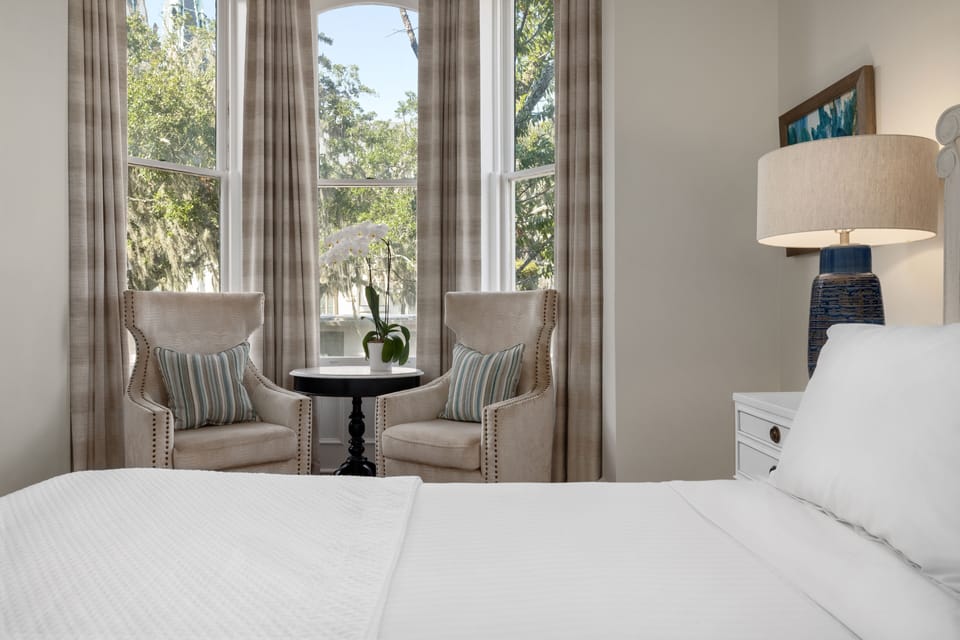 Mary Telfair Room | Premium bedding, in-room safe, iron/ironing board (on request)