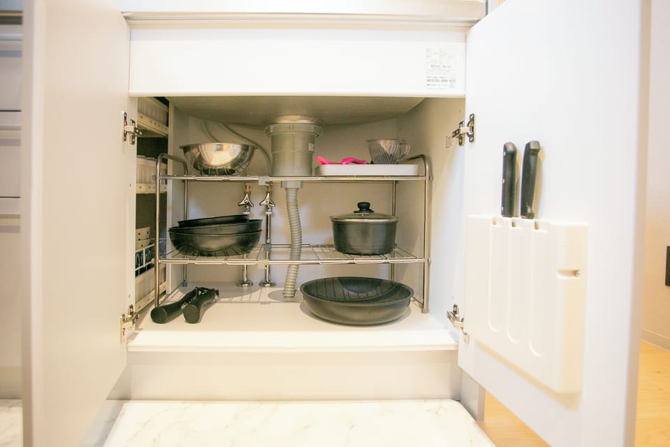 Family House | Private kitchen | Full-size fridge, microwave, stovetop, electric kettle
