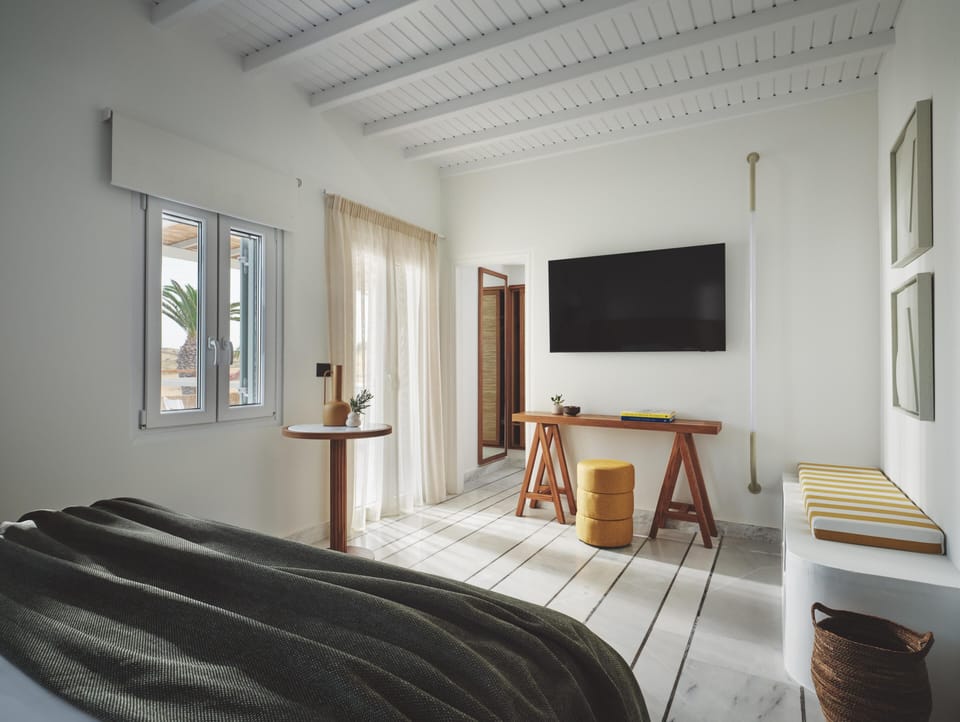 Evergreen Retreat Sea View with Balcony | Hypo-allergenic bedding, minibar, in-room safe, individually decorated