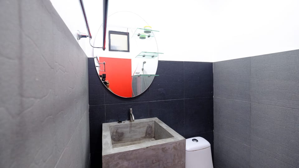 Standard Room | Bathroom sink