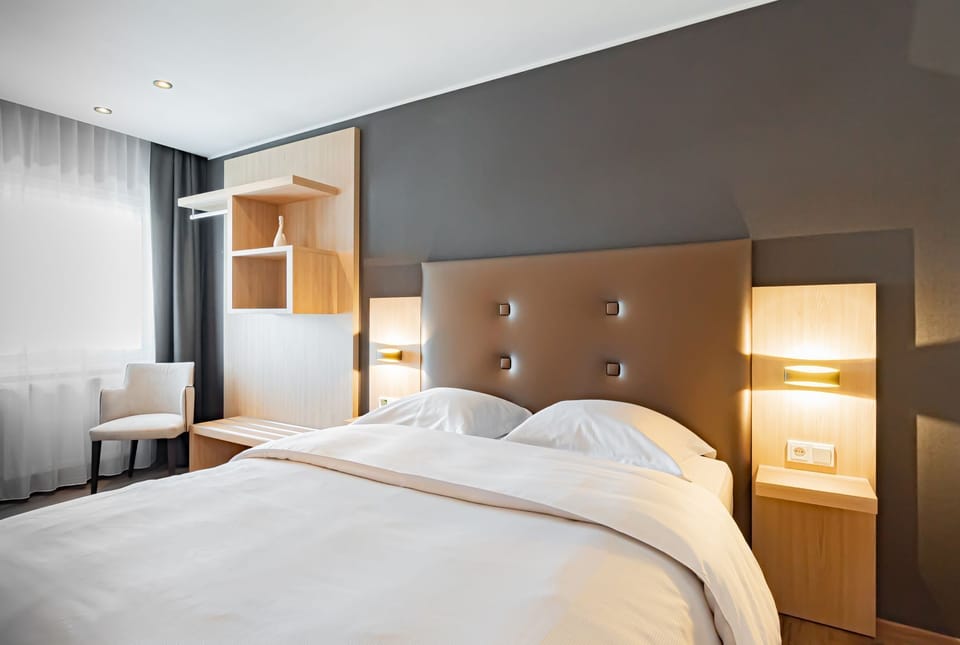 Chambre Superieure | Desk, soundproofing, free WiFi, bed sheets