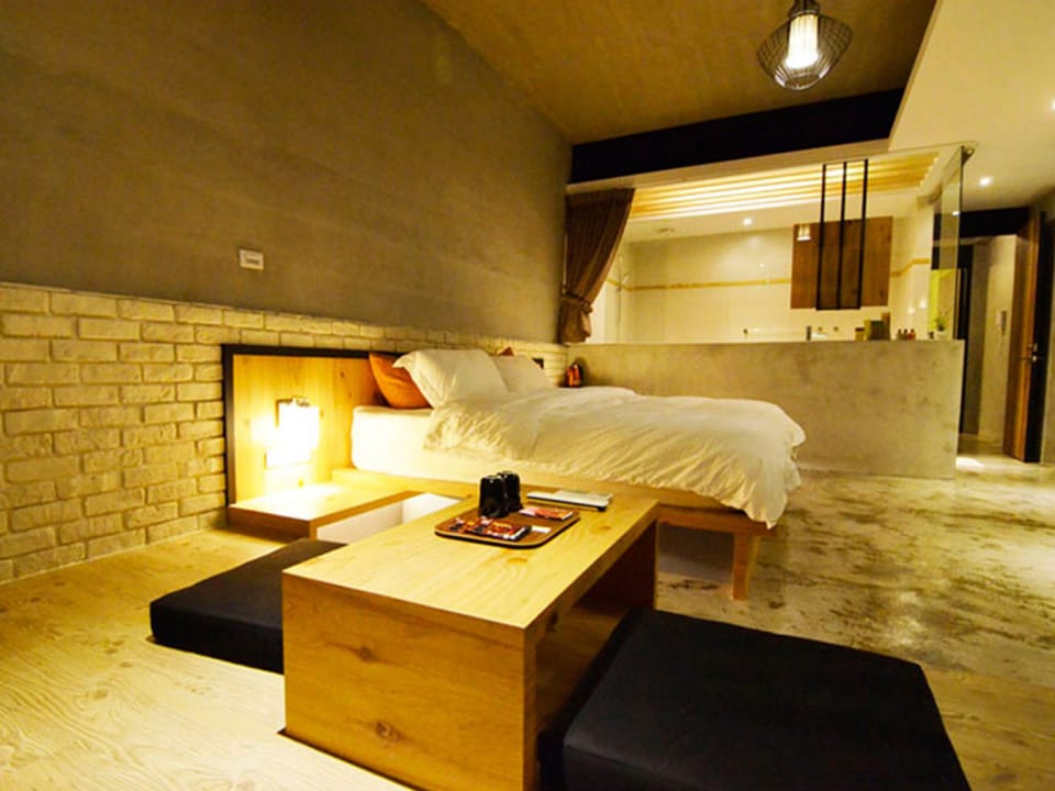 Gallery Double Room, 1 Queen Bed, Non Smoking | Room amenity