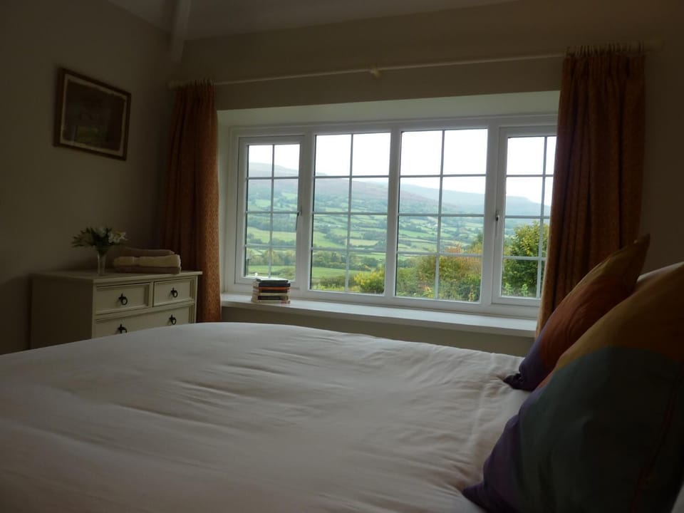 Soundproofing, iron/ironing board, free WiFi, bed sheets