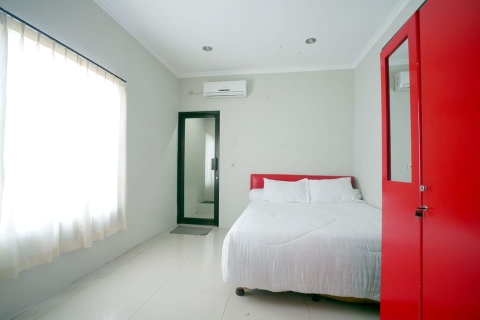 Deluxe Room | Desk, WiFi, bed sheets