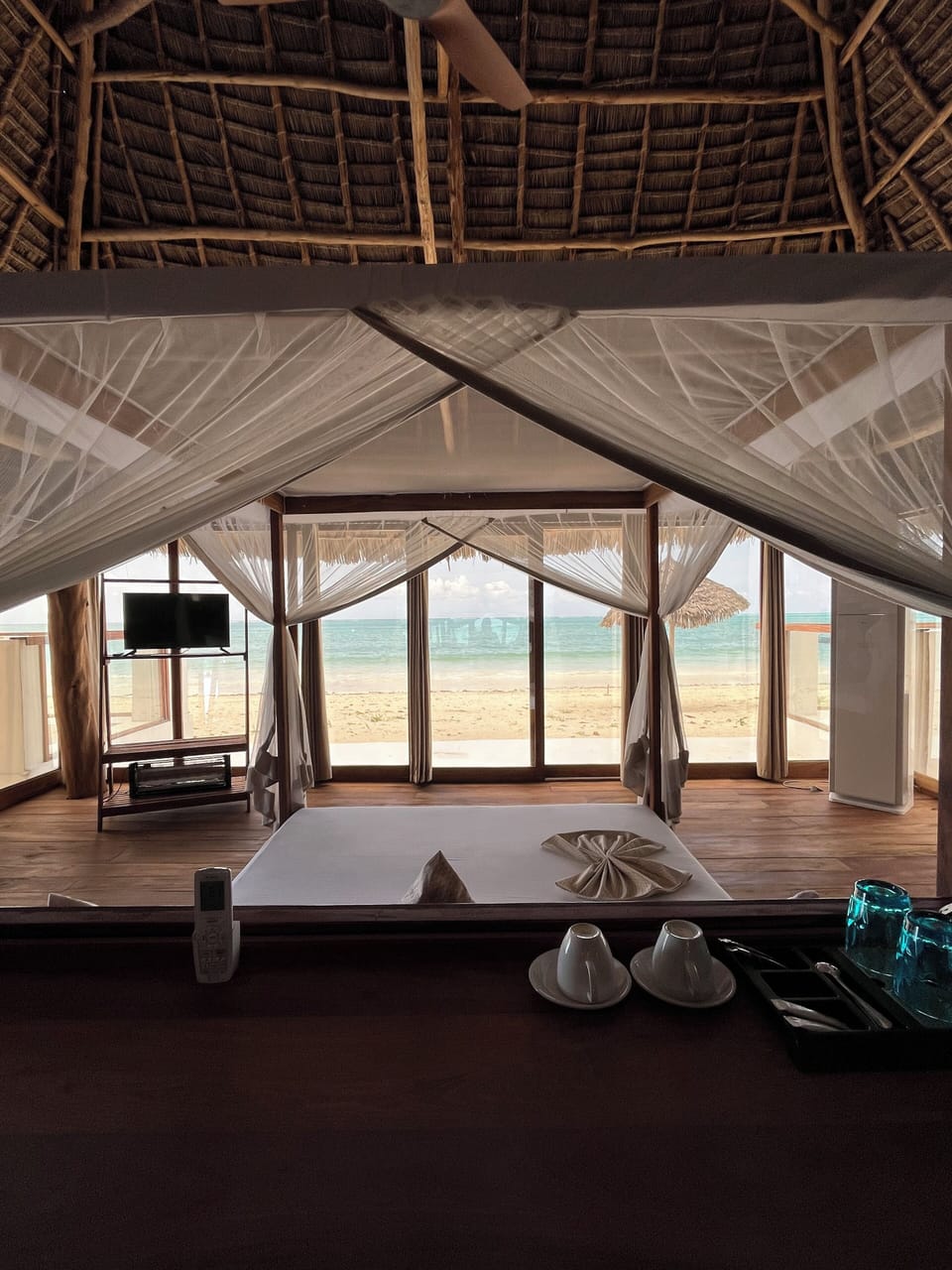 Deluxe Suite | Individually furnished, desk, laptop workspace, bed sheets