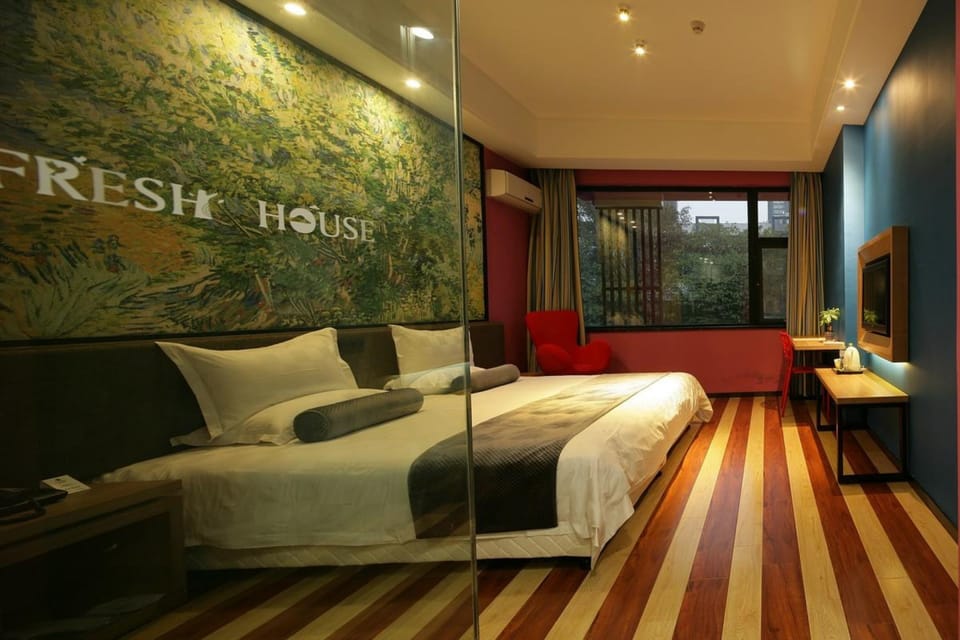 Business Double Room | Desk, blackout drapes, iron/ironing board, free WiFi