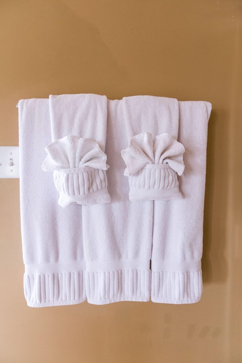 The Captain's Bay Suite | Bathroom amenities | Free toiletries, hair dryer, bathrobes, towels