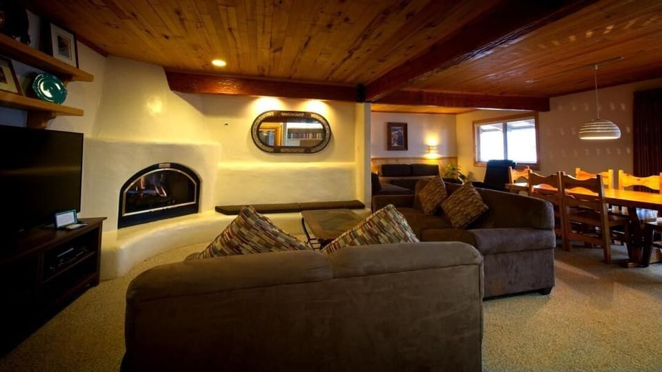 Sitzmark Sports Lodge in Red River