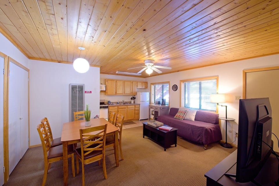 Standard Apartment, 1 Bedroom, Mountain View | Egyptian cotton sheets, premium bedding, in-room safe, blackout drapes