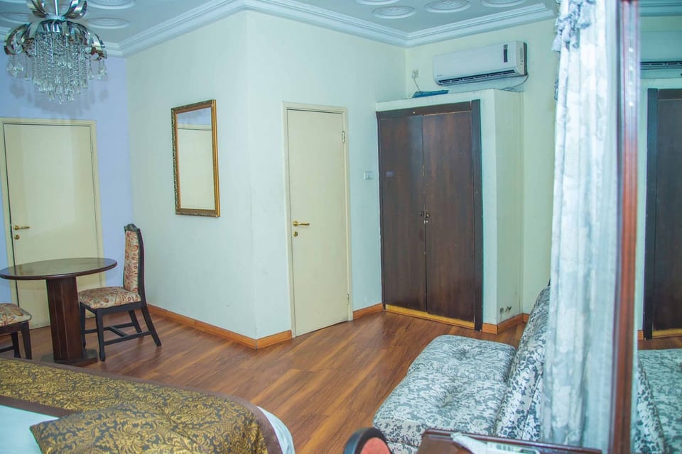 Executive Suite, 1 Double Bed | Premium bedding, in-room safe, free WiFi, wheelchair access