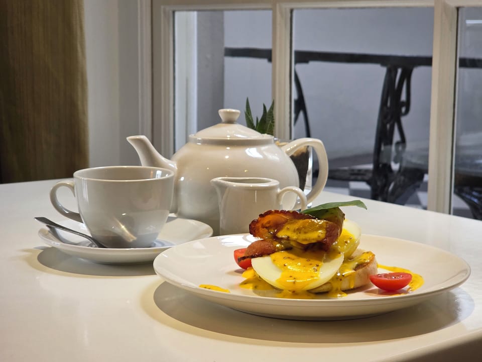 Free daily cooked-to-order breakfast