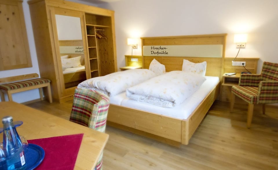 Standard Double Room, 1 Double Bed, Non Smoking | In-room safe, individually furnished, desk, iron/ironing board